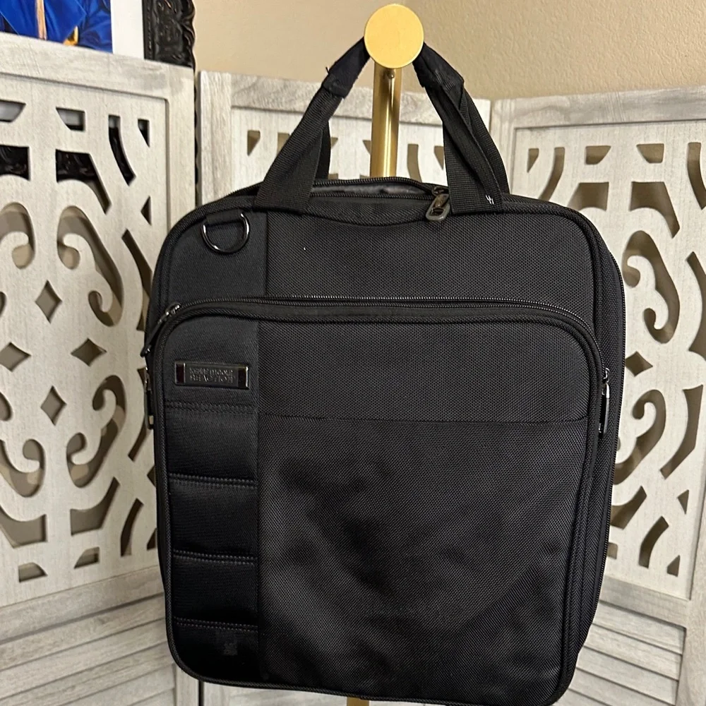 Kenneth Cole Black EX ScamLaptop Briefcase